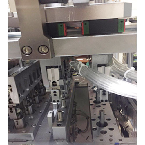 香水噴頭自動(dòng)組裝機(jī)